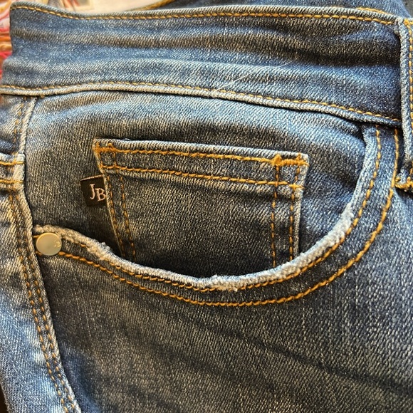 Like New Judy Blue Relaxed Fit Jeans. Size 15/32 - Picture 6 of 7